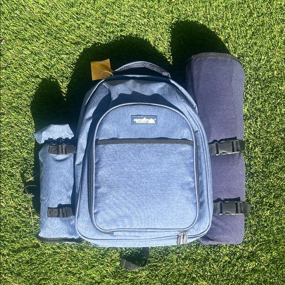 Apollo Walker Picnic Backpack Insulated with all the Accessories, NWT